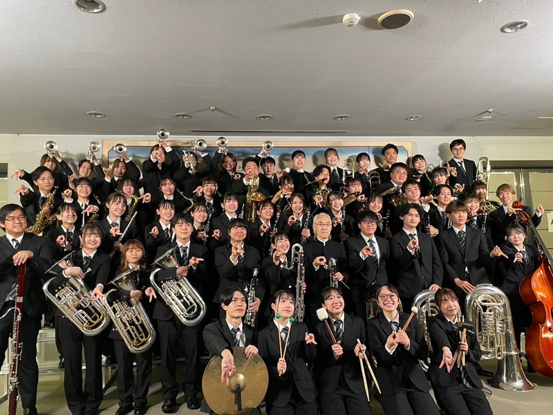 兵庫県吹奏楽コンクールの大学部門で金賞・グランプリを受賞した吹奏楽部の部員ら